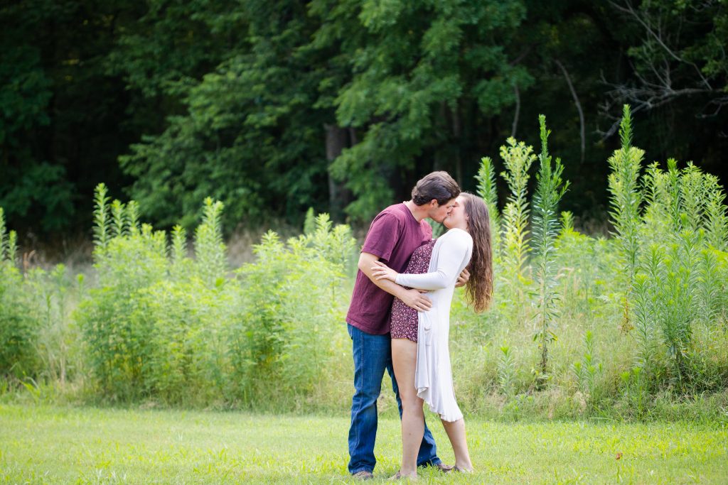 engagement-session-outfit-clarksville-photographer